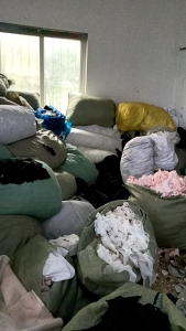 出售服装下脚料，拉丝料，绒毛拉丝料，假毛