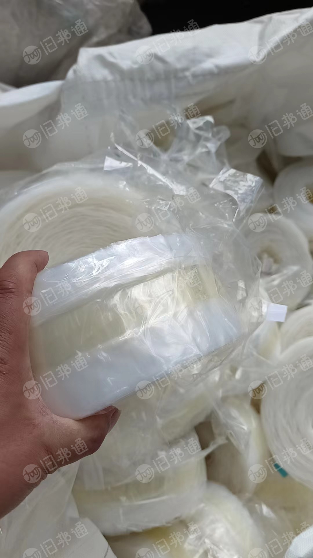 长期出售PE覆PET卷膜,带胶的,现货十多吨