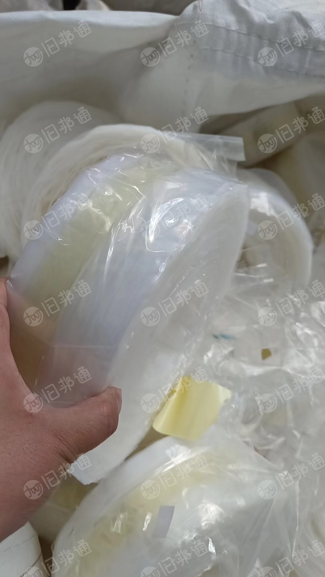 长期出售PE覆PET卷膜,带胶的,现货十多吨