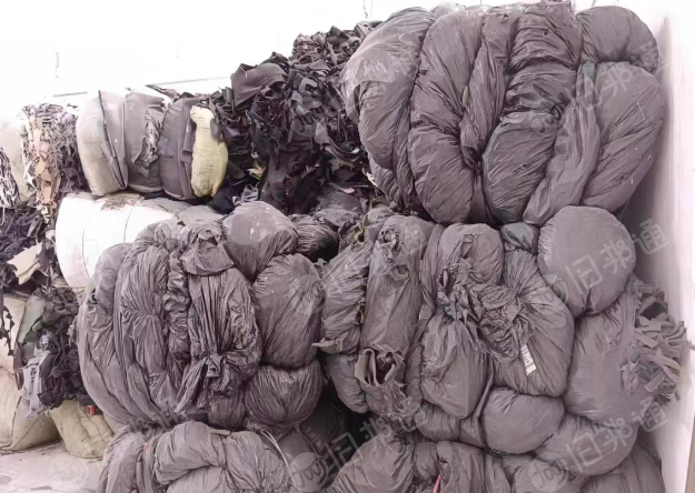 可燃烧废布，布料海绵皮革压一起的，月供80吨，长期出售