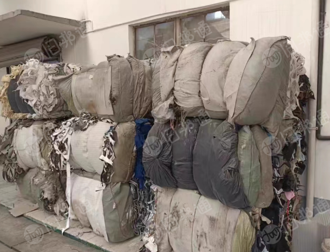 可燃烧废布，布料海绵皮革压一起的，月供80吨，长期出售