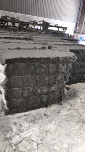 回收纯棉牛仔布，牛仔碎布，月收200吨以上