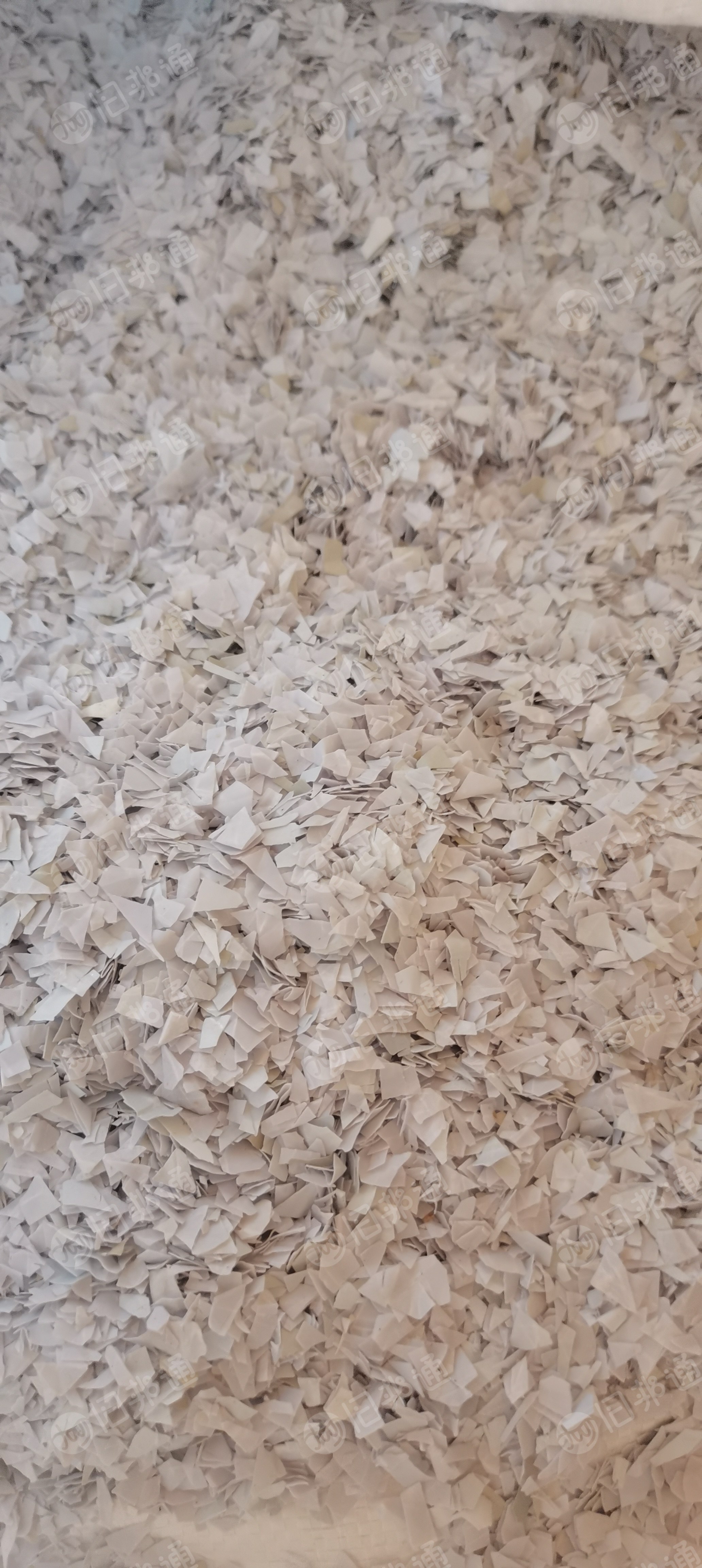 出售中性硬质PVC破碎料