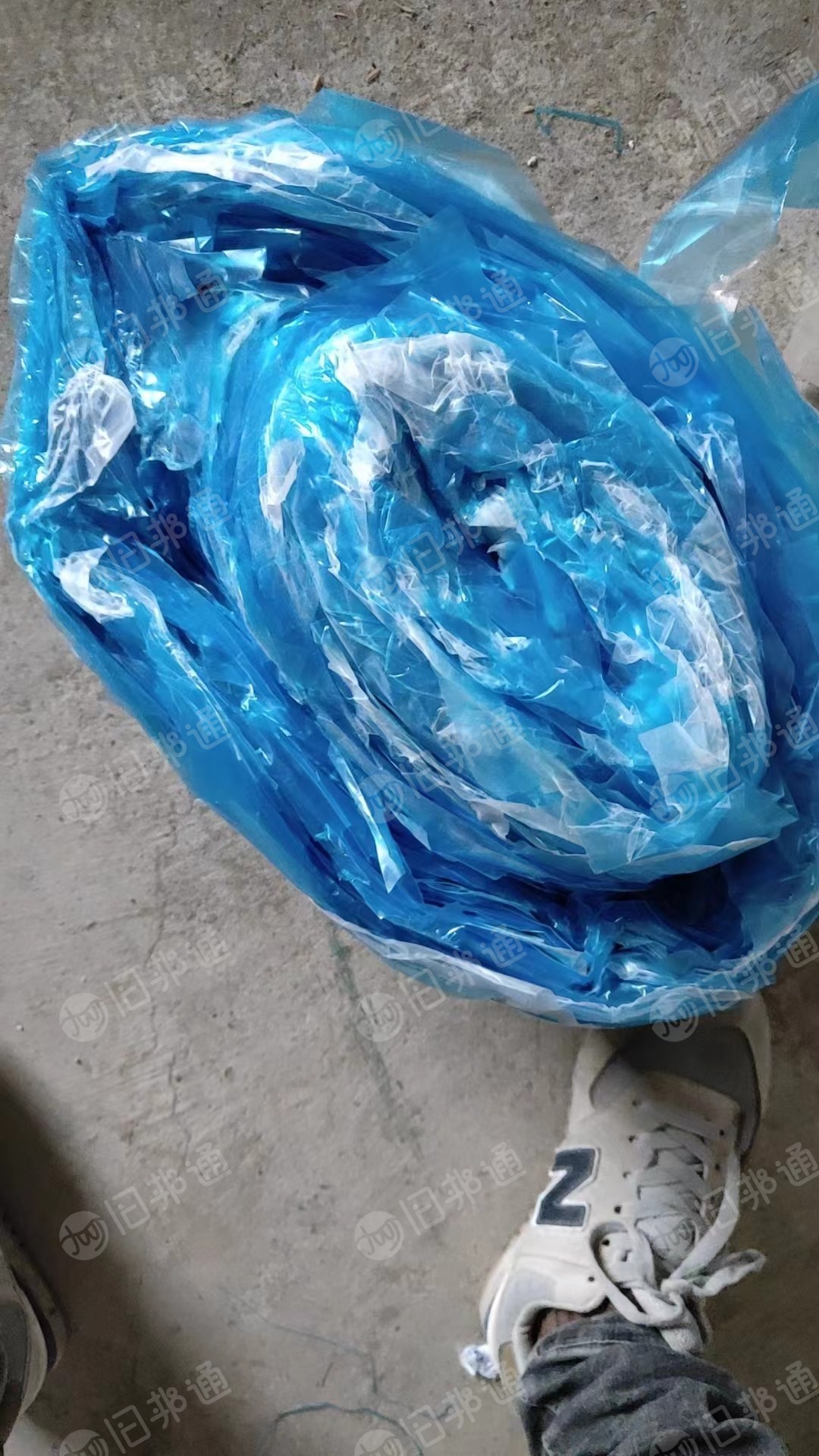 pet带胶废膜,现货10几吨,长期供应