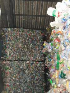 三色瓶砖，现货13.5一挂车，出售