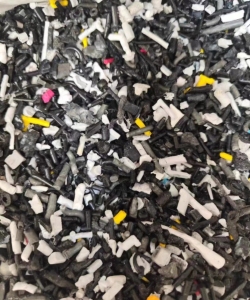 abs破碎料，一水料坝粉碎的，冲击19个，现货几十吨，长期出售