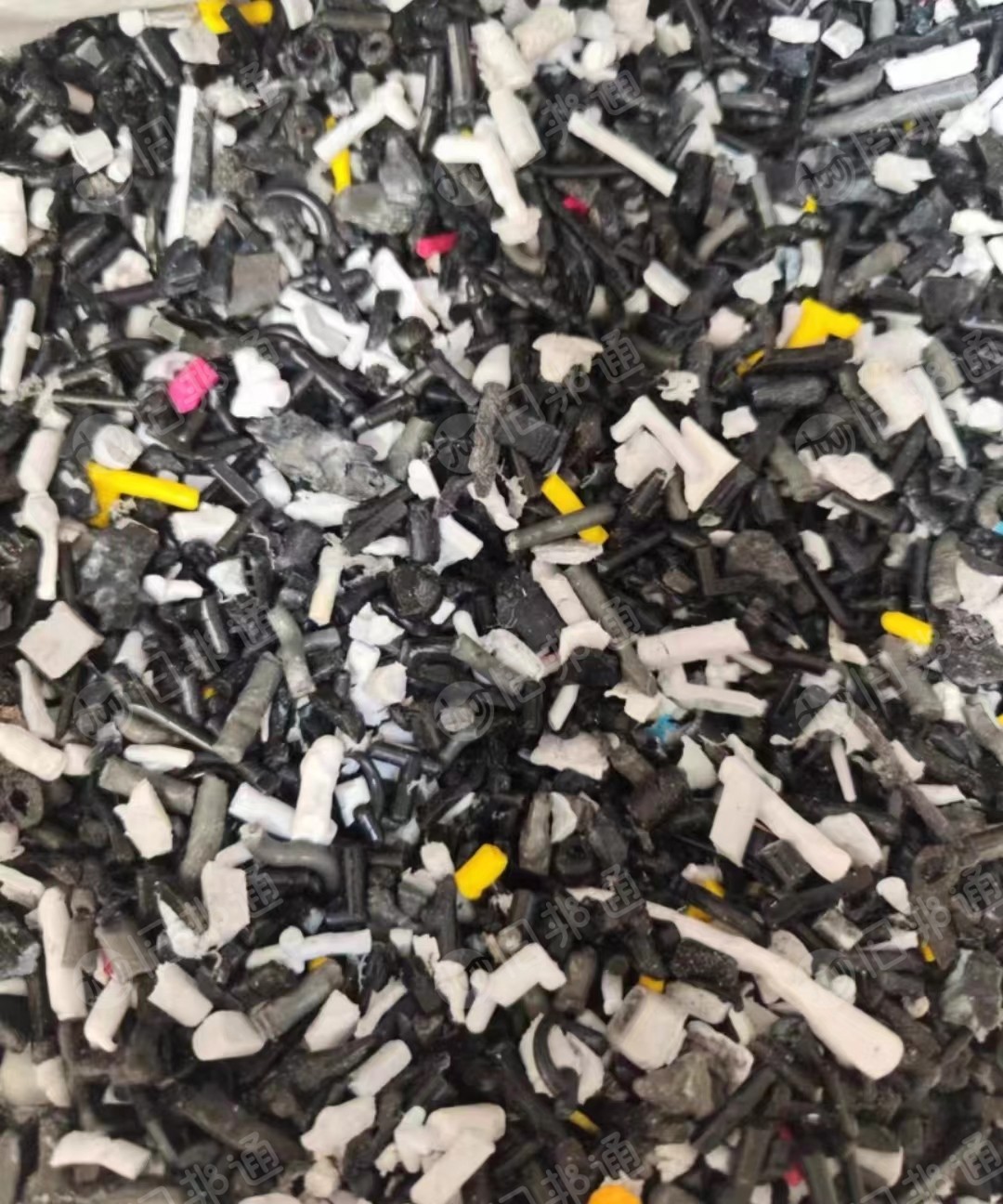 abs破碎料,一水料坝粉碎的,冲击19个,现货几十吨,长期出售