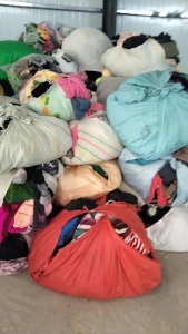 出售旧衣服，冬装，毛衣，分拣货