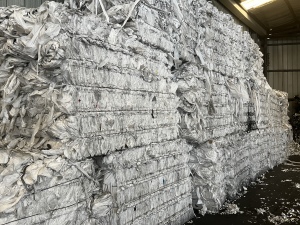 出售电池膜，白色可以刮也可以清洗；现货几百吨