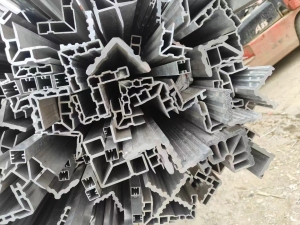 出售铝合金边角料，大量现货