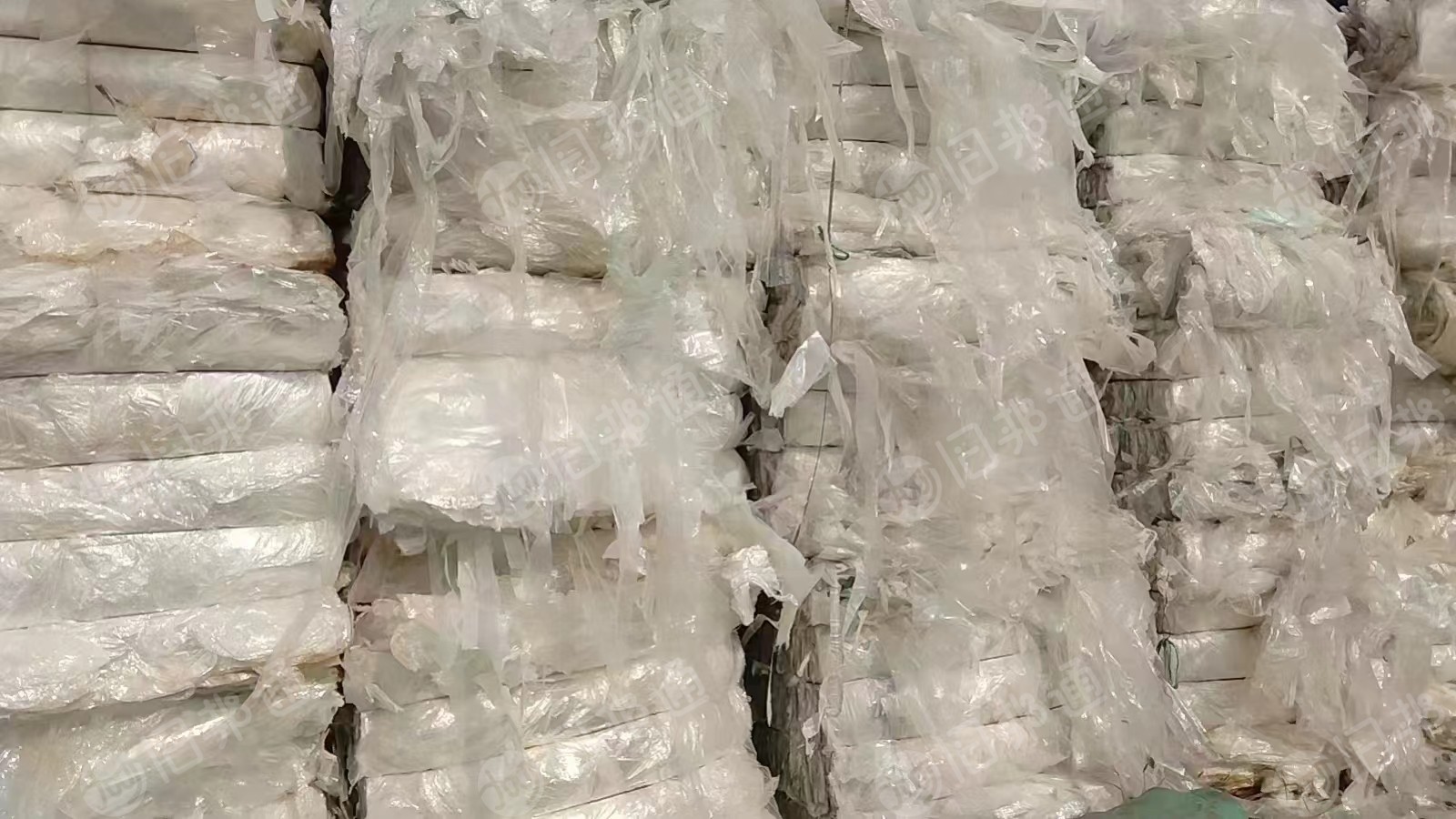 玻璃钢下来的PET膜废料,现货一挂车,长期出售