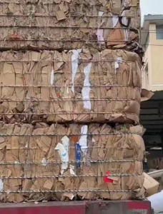 常年出售黄板纸废料