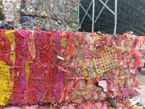 出售各种分色丙压块，白丙压块，花丙压块等，长期有货