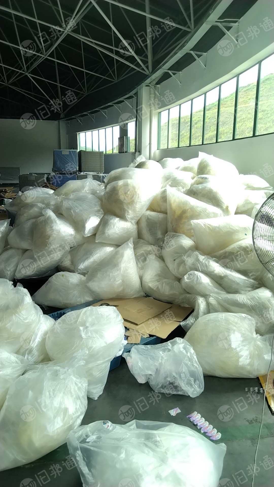出售PET矿泉水的底膜 轻胶 一个月20-60吨