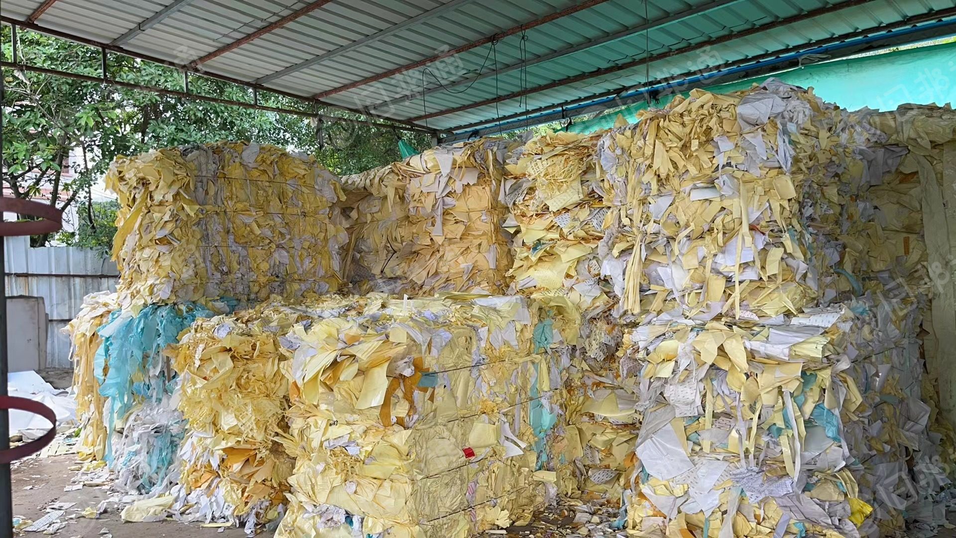 长期出售淋膜纸,黄白分开打包,现货各30吨