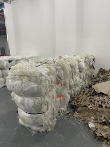 长期出售PE高低压膜，月供8吨，鞋厂出来的