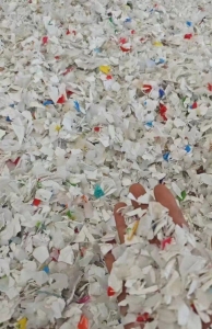 常年出售全漂花乙破碎料，纯壶破碎料，大小白破碎料