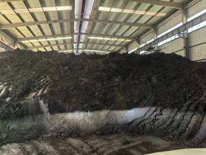 长期出售除尘灰,铁泥,铁含量47-58不等,锌2个以上