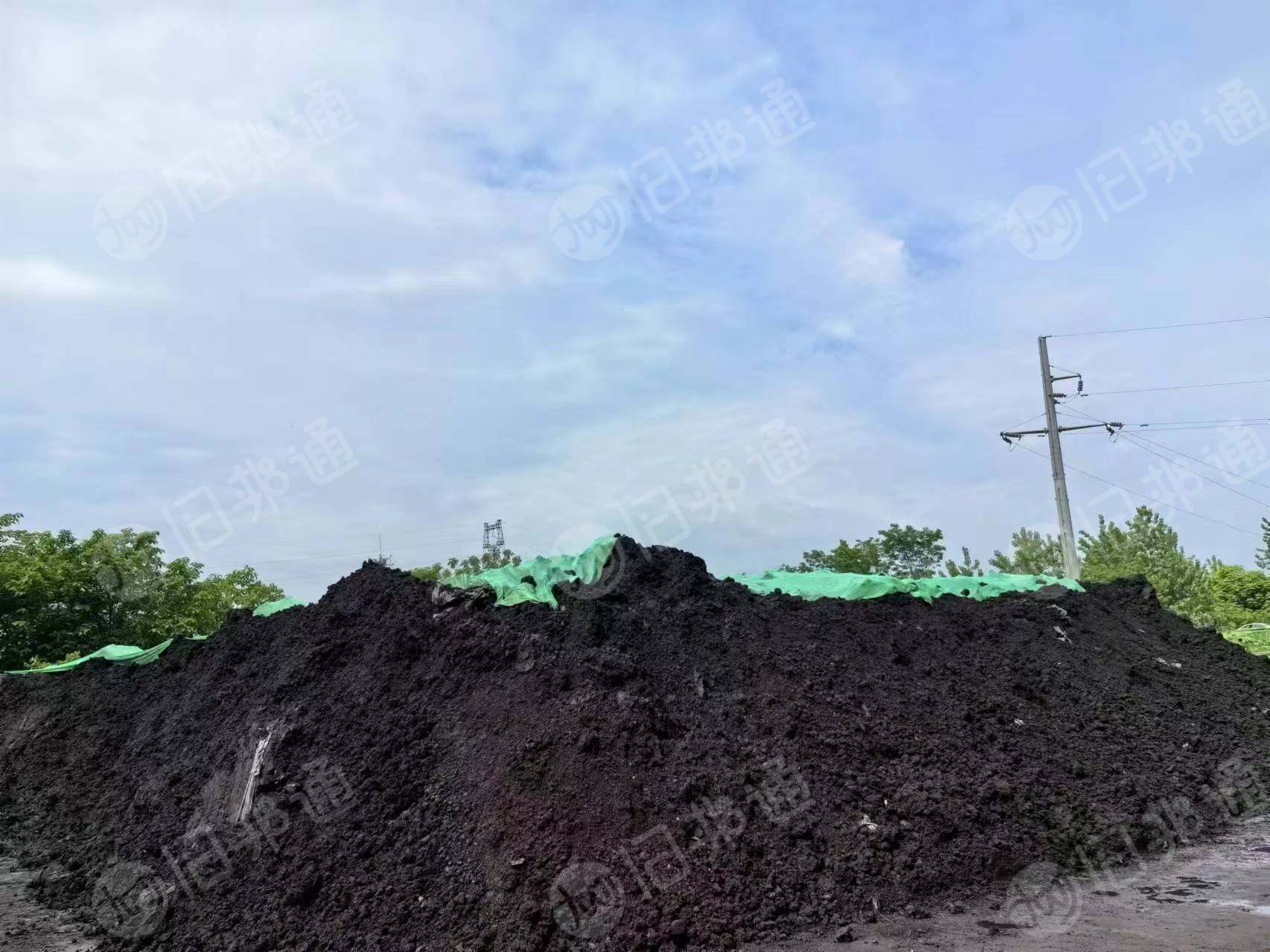 长期出售除尘灰,铁泥,铁含量47-58不等,锌2个以上