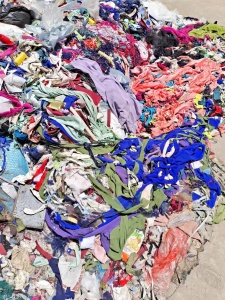 出售服装厂边角料，化纤