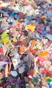 常年出售彩苯破碎料，彩色PS破碎料