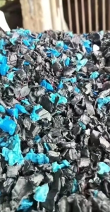 常年出售PE管破碎料，蓝线管破碎料，燃气管破碎料