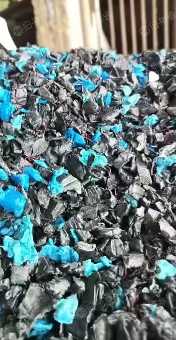 常年出售PE管破碎料,蓝线管破碎料,燃气管破碎料