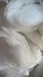 出售白色无胶棉边角料,已压包,干净没有杂质