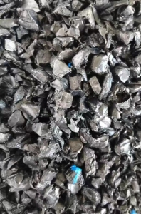 常年出售PE管道破碎料，给水管破碎料