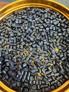 长期大量出售尼龙布角颗粒，尼龙颗粒，改性打产品都可以