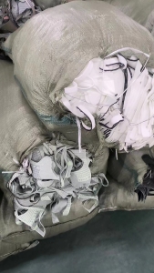 鞋厂长期大量出售涤纶飞织鞋面料，纯涤纶下脚料，白色，花色 杂色 都有