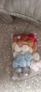 出售库存纱，杂色进口毛纱和国产毛纱