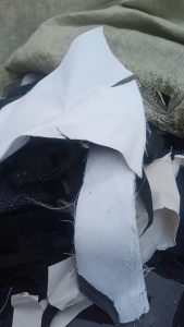 出售服装下脚料，涤棉开花料，杂色开花料，氨纶仔涤棉