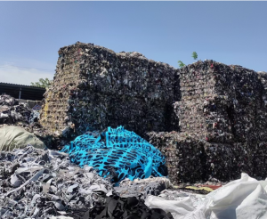 出售撕碎好的碎布料，破碎好的碎布，破碎布，大量现货