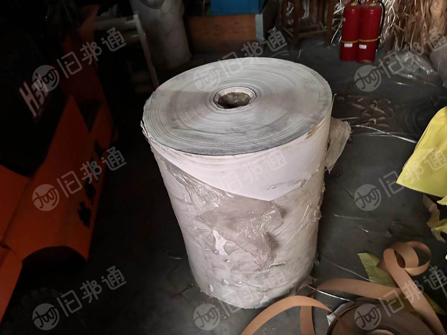出售一批卷筒乱码白卡纸