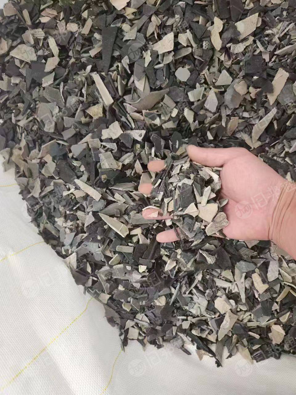 常年出售汽车内饰破碎料