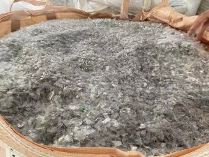 PET吸塑盒破碎料长期大量出售，里面含少量标签