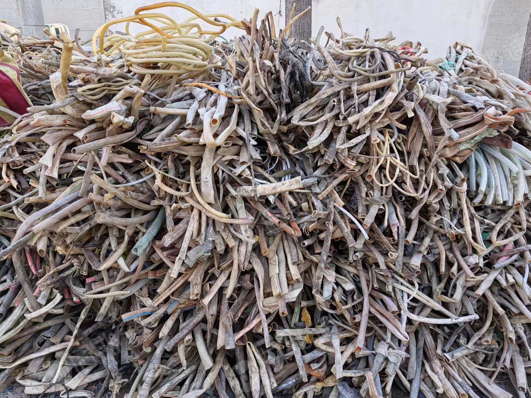 出售纯白线管净料,河南安阳厂