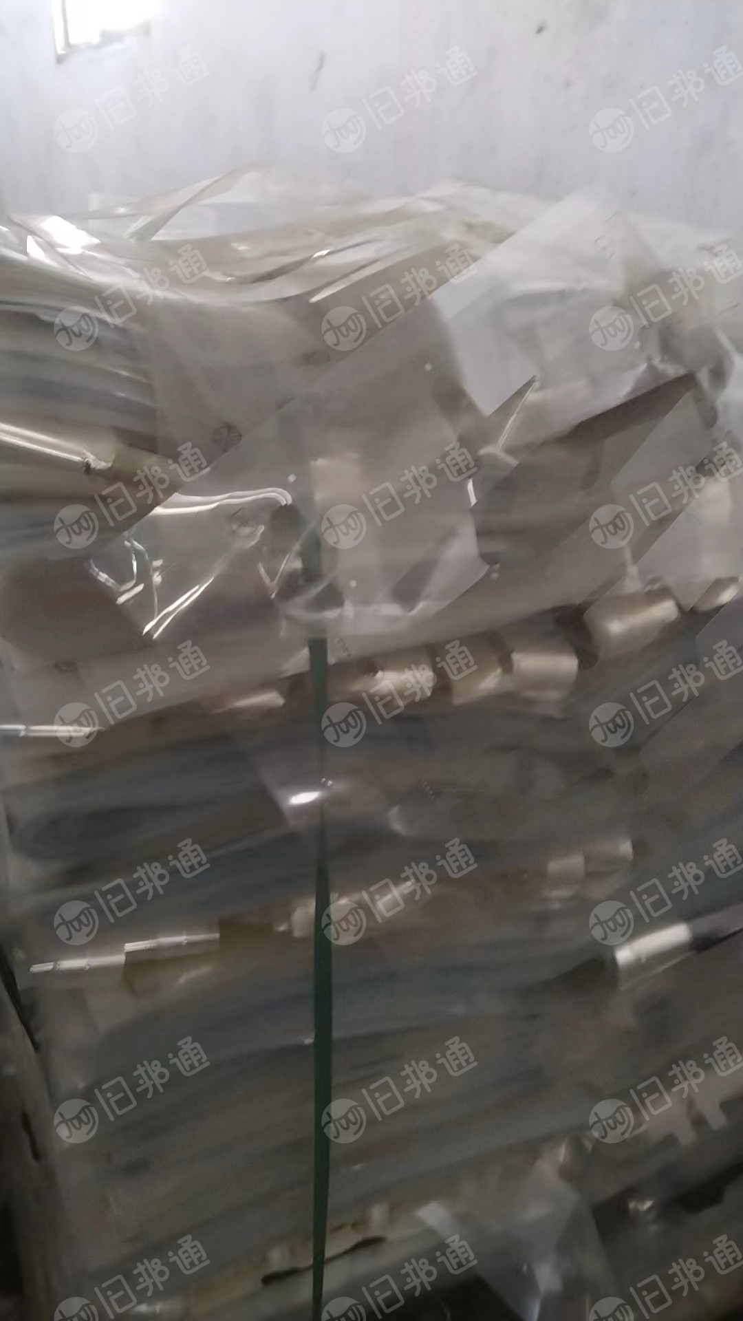 长期出售PET轻胶膜,现货10几吨,月供50多吨。1400/吨。