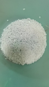 求购pe白乙破碎料，吹膜用  月150吨