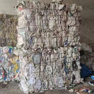 常年出售涂料桶压块，花丙压块，PP压块