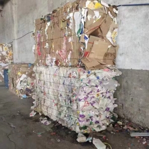 长期出售黄板纸废料