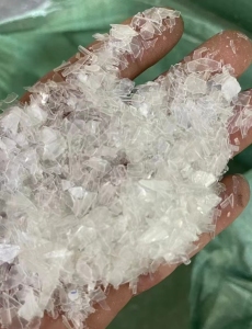 常年大量出售PP餐盒破碎料，月供2000吨。清洗3次甩干过风选