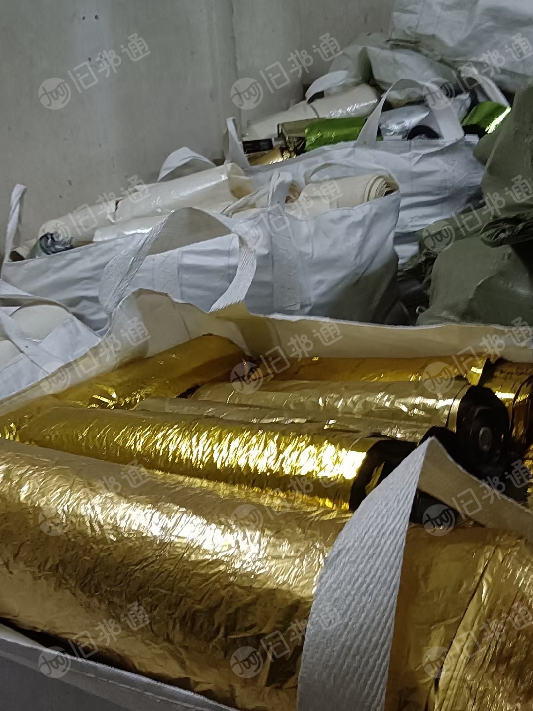 出售烫金膜,有大卷打绳用的,也有统货清洗料,现货20吨,月供40吨