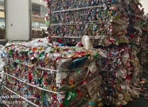 常年出售PET瓶砖，聚酯瓶砖