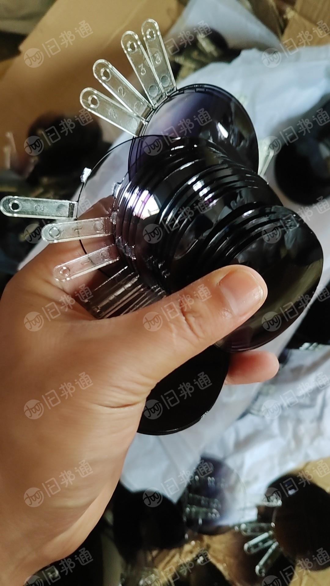 pc色透破碎,有图层破碎料,月供100吨,长期出售