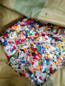 白瓶盖破碎料，现货20吨，长期出售