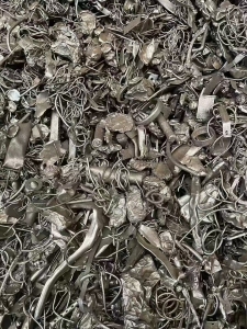 长期出售干磨火烧铁破碎料,每天生产