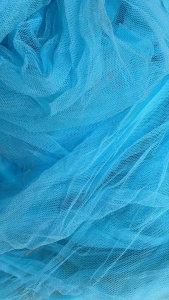 出售蓝色涤纶废料，蚊帐下脚料，河北保定