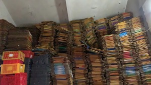 出售80/60梨箱，有5千多个，榴莲箱也有5千多个